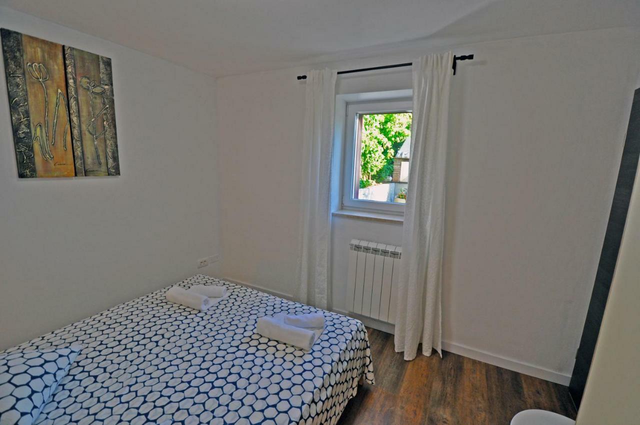 Apartment Dva Oriha Funtana Exteriér fotografie