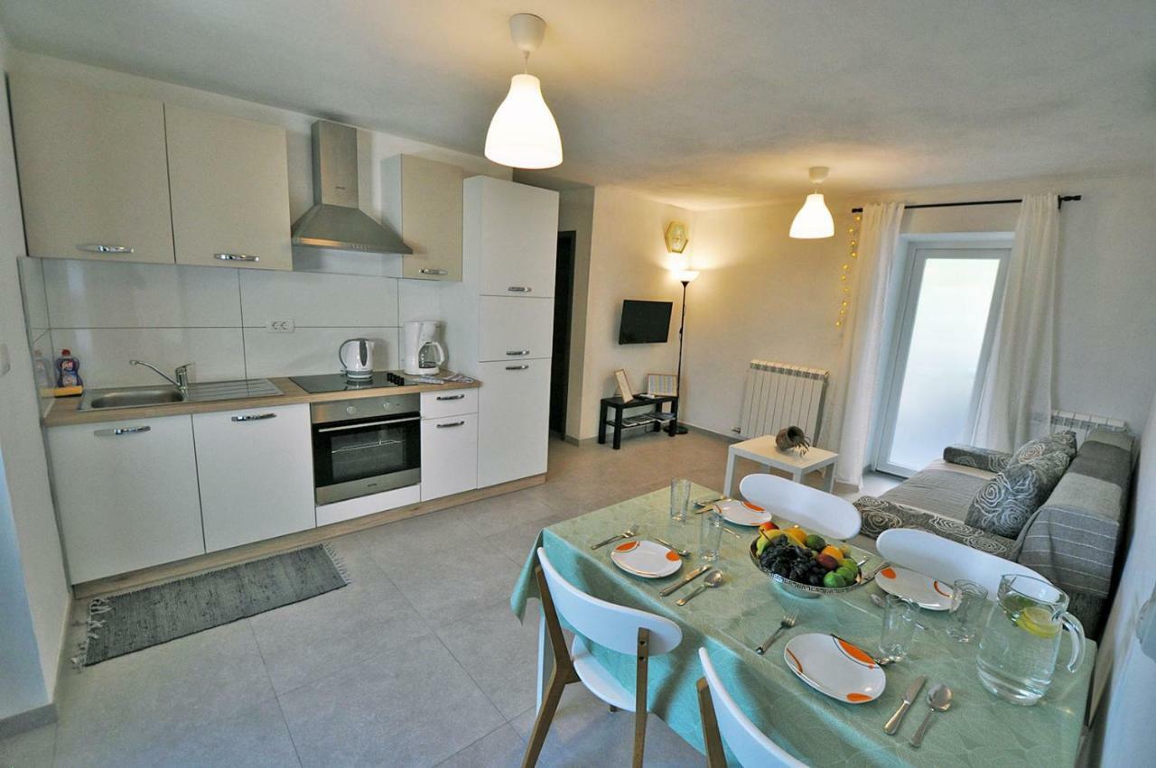 Apartment Dva Oriha Funtana Exteriér fotografie
