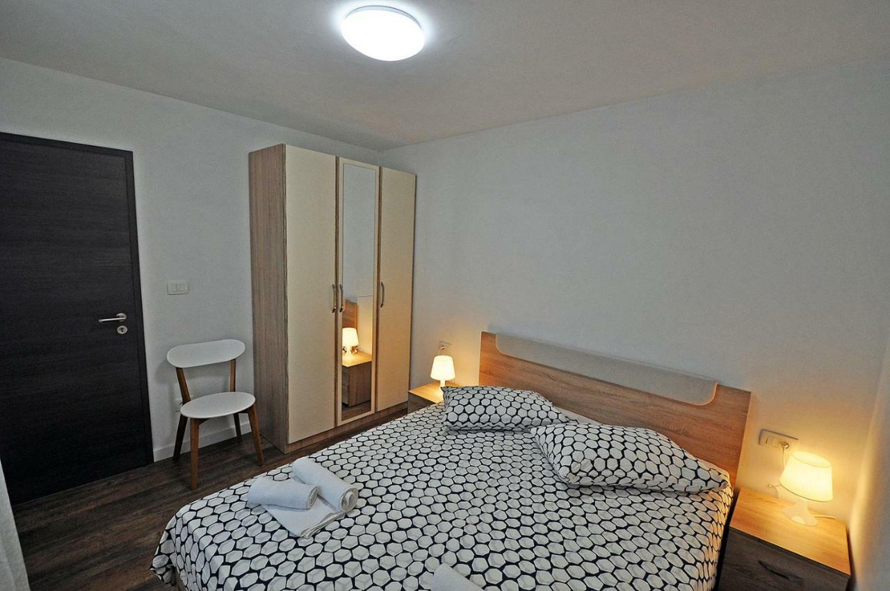Apartment Dva Oriha Funtana Exteriér fotografie